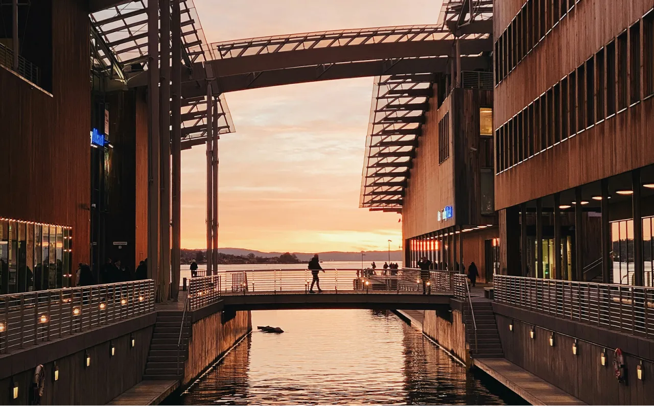 Oslo travel guide in sunset